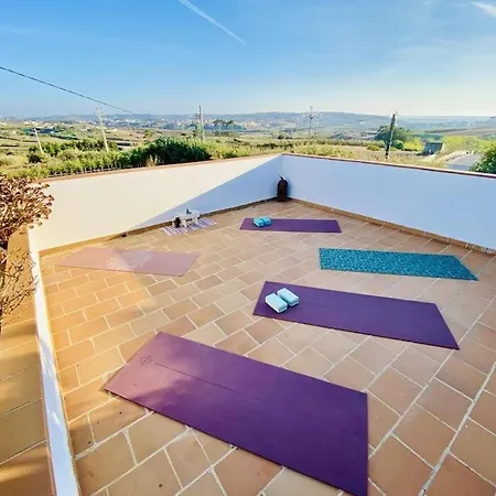 Alojamento de Acomodação e Pequeno-almoço Da Silva Surfcamp- Terrassenzimmer Mit Fruehstueck
